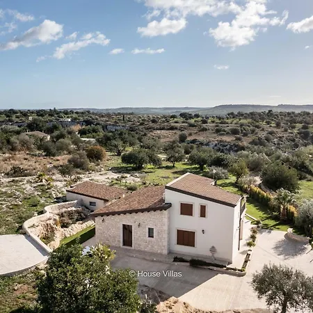 House & - Fidalma Villa *